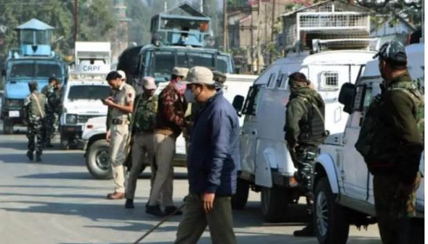 'सीआईके पुलिस ने श्रीनगर सेंट्रल जेल के अंदर सिम कार्ड की तस्करी के आरोप में पांच लोगों को हिरासत में लिया | '